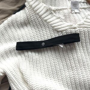 i’m selling a lululemon headband. it was wore once and is half price.
